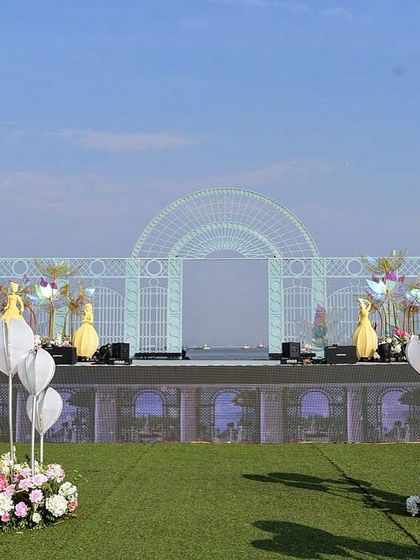 Unique Varmala & Stage Designs photo 13