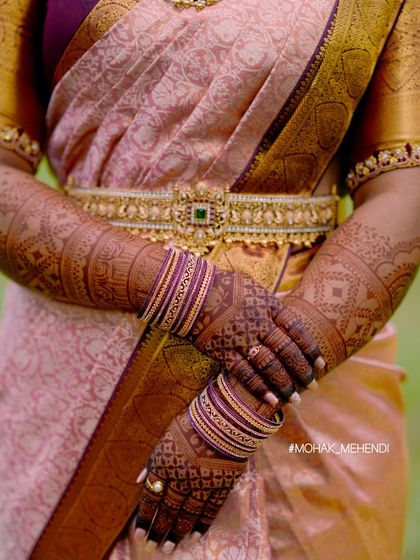 Mohak Mehendi - Professional Mehndi Artistry The Richness of the Stain photo 8