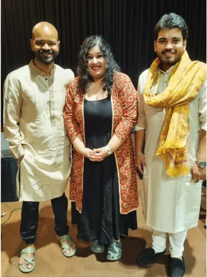 With Soumik Datta da and Sangeeta Datta aunty. I am so grateful to them for making me a part of their beautiful show.