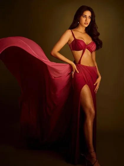 A full-length shot of Disha Patani for the Grazia India awards feature. The flowing red gown called for equally dramatic hair and makeup. I created a look that was both powerful and elegant, perfect for an awards feature.
