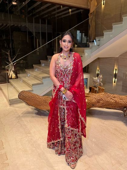 Ultra glam makeup is all about drama. I used glitter and smoke to create this stunning look for an engagement, perfect for a bride who wants to shine.