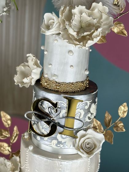 L'amour Sugar - Bespoke & Designer Cakes Wedding & Engagement Spectacles photo 3