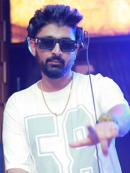 Ready for a Monday party at Badmaash after a couple of dry days.