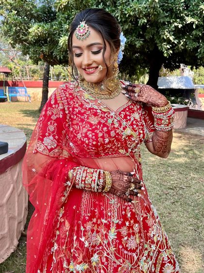 Classic Red & Pink Bridal Looks photo 87