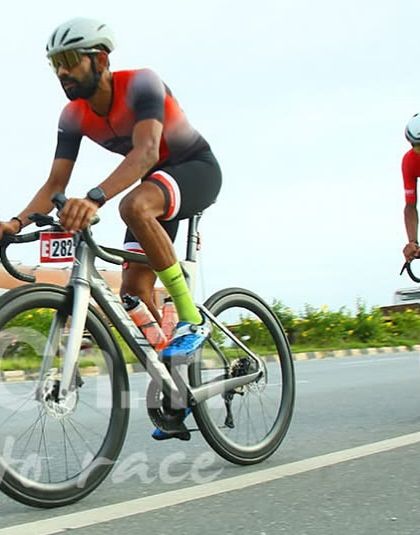 Two riders work together in a breakaway attempt. This kind of partnership can be the difference between winning and being caught by the pack.