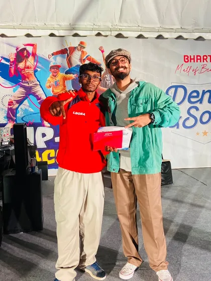 It's always a great feeling to be recognized for the hard work. Here I am after securing the runner-up position at a freestyle competition at Bhartiya Mall of Bengaluru, standing with the judge.