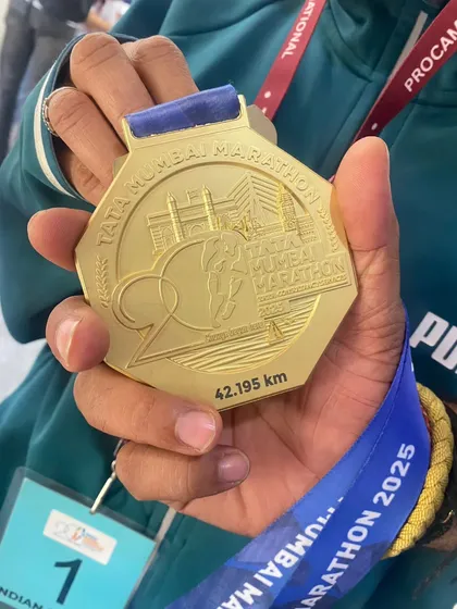 This Tata Mumbai Marathon 42.195 km finisher medal is a symbol of incredible endurance and hard work.