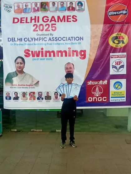 This is what dedication looks like. So proud of our boy Pradyumn for bagging 6 medals at the Delhi Open Senior State Swimming Championship. We train our students for competitive swimming at state and national levels.
