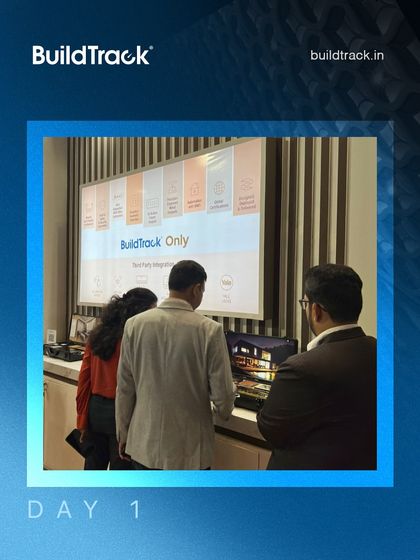 An early demonstration on Day 1 of the Smart Home Expo. Visitors were eager to learn about our integrated automation solutions.