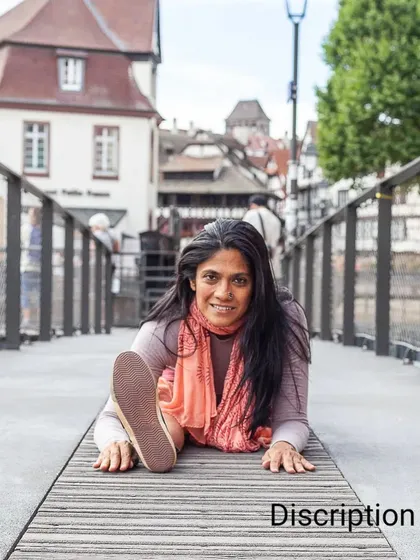 A playful split on a wooden bridge. Improving our range of movement is a priority. I encourage everyone to kick-start their week with a good, mindful stretch.