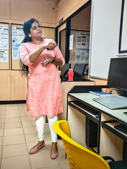 Teaching the essentials of a great cover letter. It's the first impression you make on a journal editor, and I provide a clear framework to get it right.