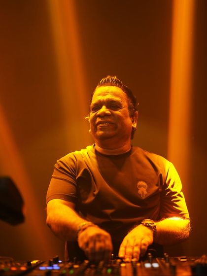 Ivan Nilkon - Live DJ Services Behind The Decks photo 3