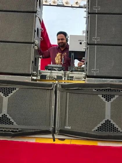 A closer look at the powerhouse behind the baraat party. I use professional-grade sound systems to ensure the music is loud, clear, and gets everyone dancing from the moment the procession starts.