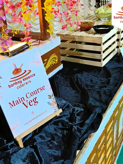Clear and elegant signage is part of our service. At this wedding, we used beautifully designed menu cards to guide guests through the vegetarian main course options available at the buffet.