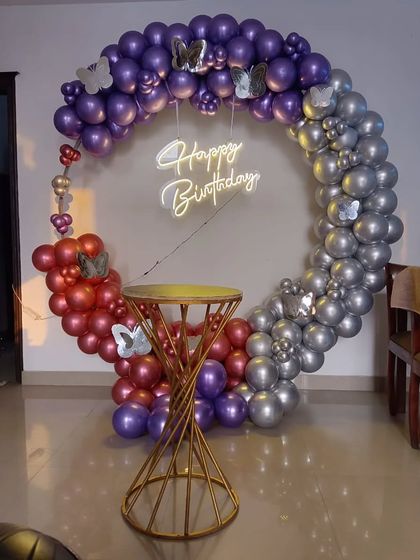 Signature Balloon Arches & Rings photo 12