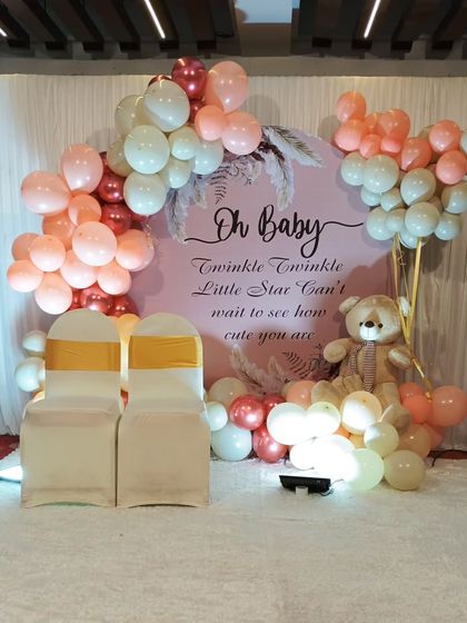 Another angle of the beautiful "Oh Baby" setup, highlighting the soft lighting and delicate details.