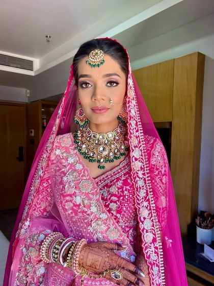 Classic Red & Pink Bridal Looks photo 23