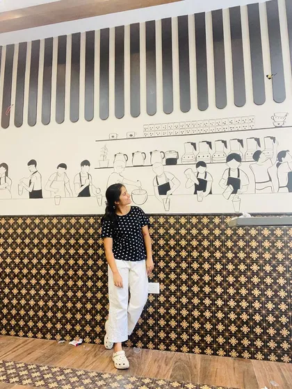 We enjoy creating a special vibe for businesses. This line art mural shows the process of coffee brewing, adding a cool, minimalist, and engaging story to the wall of a new coffee shop in Mysore.