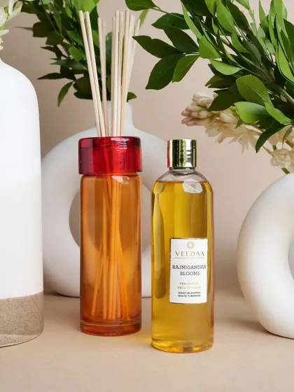 A curated selection from our extensive product portfolio, showcasing the diverse range of fragrances, colors, and designs we offer. Each image highlights the beauty and versatility of our candles, diffusers, and gift sets.