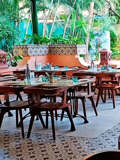 Dining & Social Spaces photo 13