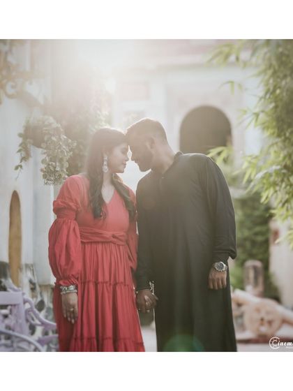 Somesh Chaurasiya - Pre-Wedding Photoshoot & Film City Love: Urban & Cafe Shoots photo 10