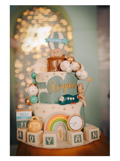 Another shot of the amazing 'Little Explorer' cake, showing off its intricate, handcrafted details.