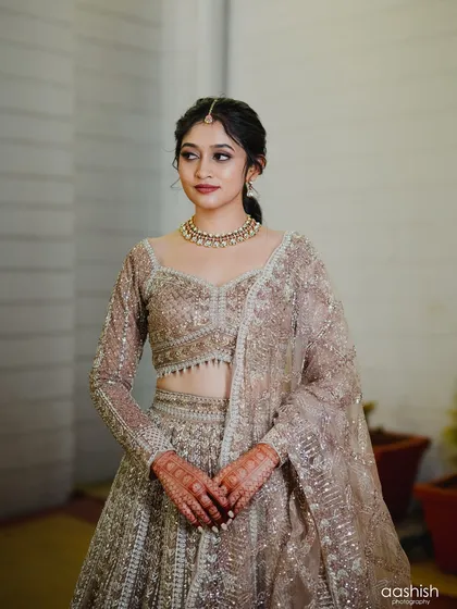 My rental collection also includes stunning Kundan and polki sets that pair perfectly with lehengas for a sangeet or reception. This choker set adds a touch of royalty without overpowering the outfit.