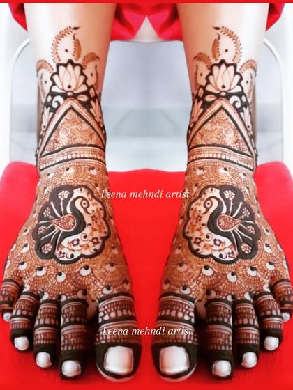 Elegant Foot Mehndi photo 11