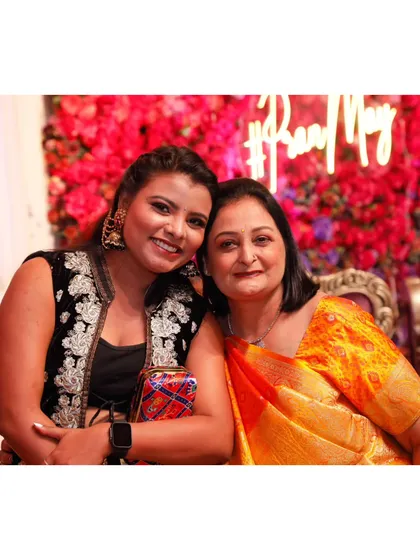 The smiles of my clients and their families are my biggest reward. It’s a joy to provide party makeup for your loved ones and share in the happiness of the celebration.
