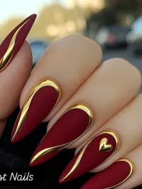 Custom Nail Art & Extensions