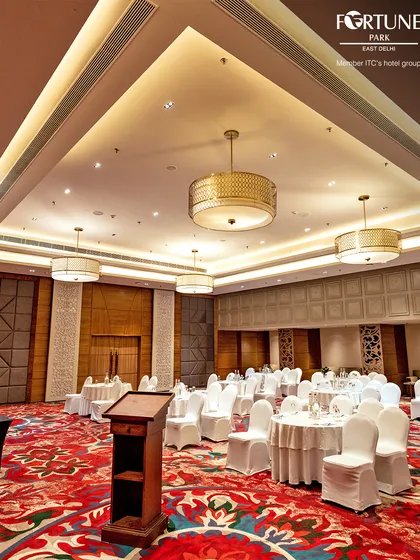 With a dedicated stage and professional seating, my banquet hall is an excellent choice for presentations and award ceremonies. I can configure the space to match the scale and tone of any corporate function.