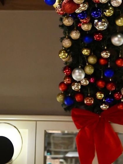 Elaborate Floral & Balloon Installations photo 25