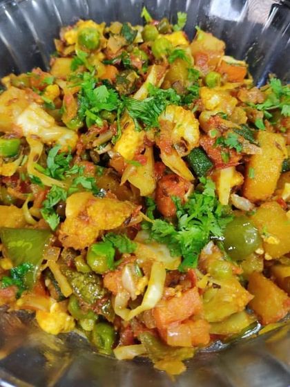 My Mix Veg is a simple, wholesome, and tasty dish packed with seasonal vegetables like cauliflower, peas, carrots, and beans. It's a great option for adding a healthy and colourful vegetable sabzi to your catering order.