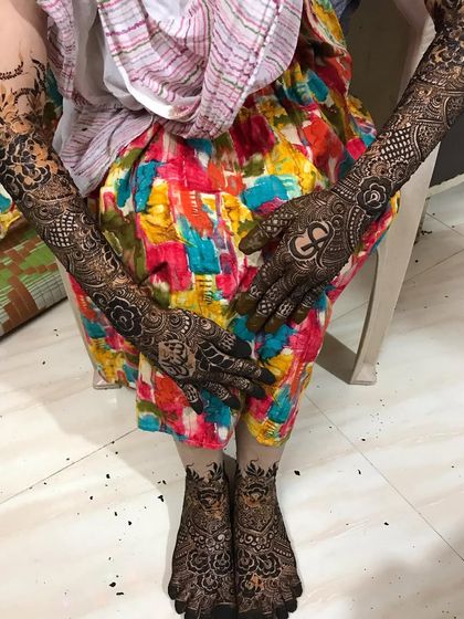 Bridal & Engagement Mehendi photo 14