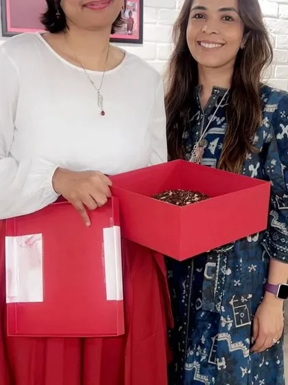 Author Smita Das Jain receiving a sweet treat from one of our members. It’s these small, warm gestures that define the heart of our club and make our author sessions feel like a gathering of friends.