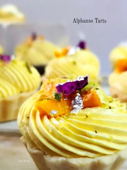 My Alphonso Tarts are another seasonal specialty. A buttery tart shell is filled with mango cream and topped with a swirl of mango-infused frosting and fresh fruit.