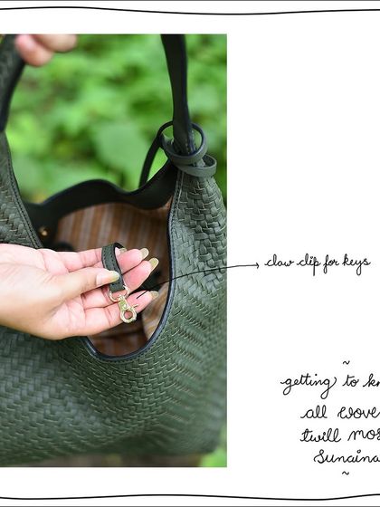 The claw clip for keys inside the All Woven Twill Moss Sunaina, a practical detail in a beautiful bag.