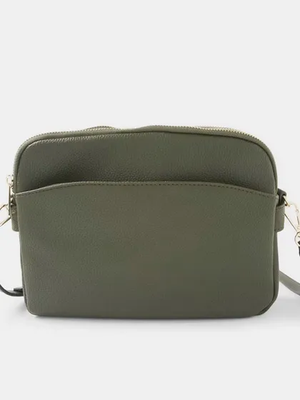 The Australia Crossbody bag in a stylish olive green. This colour is a great neutral that adds a bit of personality to your look.