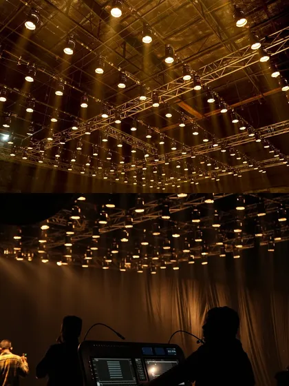 Another view of the Parcan grid, showcasing the warm, tungsten-like glow used for one of the scenes in the Mahindra ad.