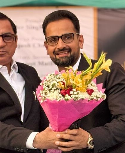 Receiving a bouquet as I officially assume the charge of Hony. Secretary, a moment of great responsibility and pride.