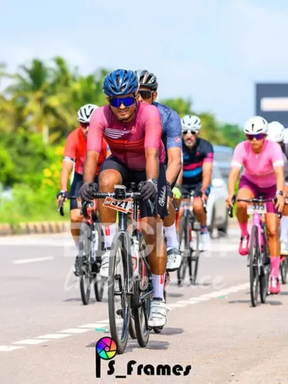 A group of women racers, focused and determined. The increasing participation of women is a fantastic development for the sport.