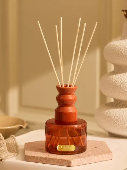 Ready for an evening on the sun-warmed terrace? The magic of my Summer Nectar diffuser is that it sets the mood without a flame. The bright, fruity scent creates an atmosphere where joy and conversation can flow freely.