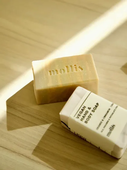 A festive blend of warm cinnamon and zesty orange, perfect for the holiday season.