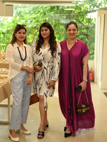 Friends, fashion, and fine jewelry. We love transforming a get-together into a memorable jewelry styling soirée, where guests can share laughter and discover new treasures together.