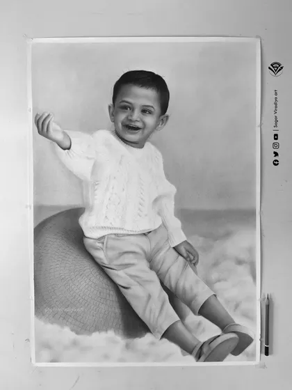 This A2 size portrait sketch of a child captures a moment of pure joy. I worked meticulously to render the soft texture of the knitted sweater and the cheerful expression, showing how I can create large-scale, detailed artwork from your photos.