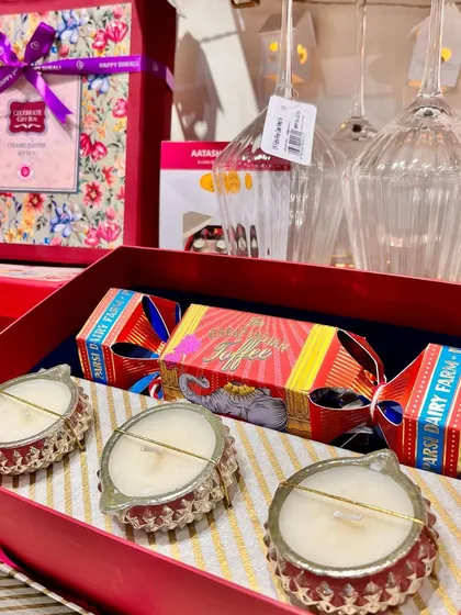 Another view of our festive 'Aatash' gift set, perfect for Diwali. The combination of light and sweetness makes it a classic and beloved gift.