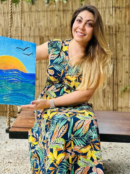 This participant created a beautiful textured seascape with a setting sun. It's a perfect example of how you can use texture art techniques to create not just abstract designs but also evocative landscapes.