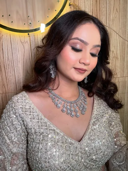 A close-up on the beautifully blended eyeshadow, a key part of this subtle yet glamorous look.