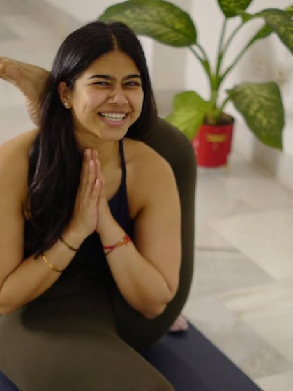 Sunday chilling, Mysore style. A happy moment in Eka Pada Sirsasana, finding joy even when a rest day (moon day) falls on a weekend.