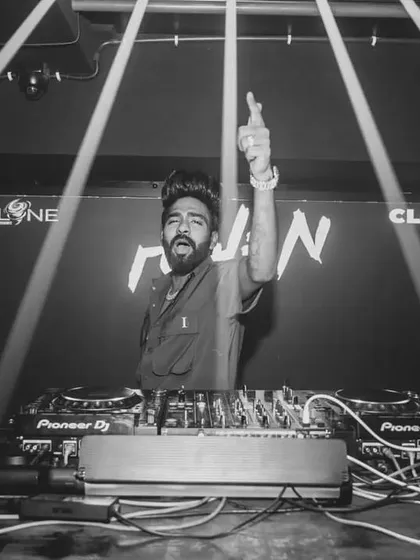 A black and white portrait from my set at Cyclone, Nagpur. Slow it down, then take a leap.